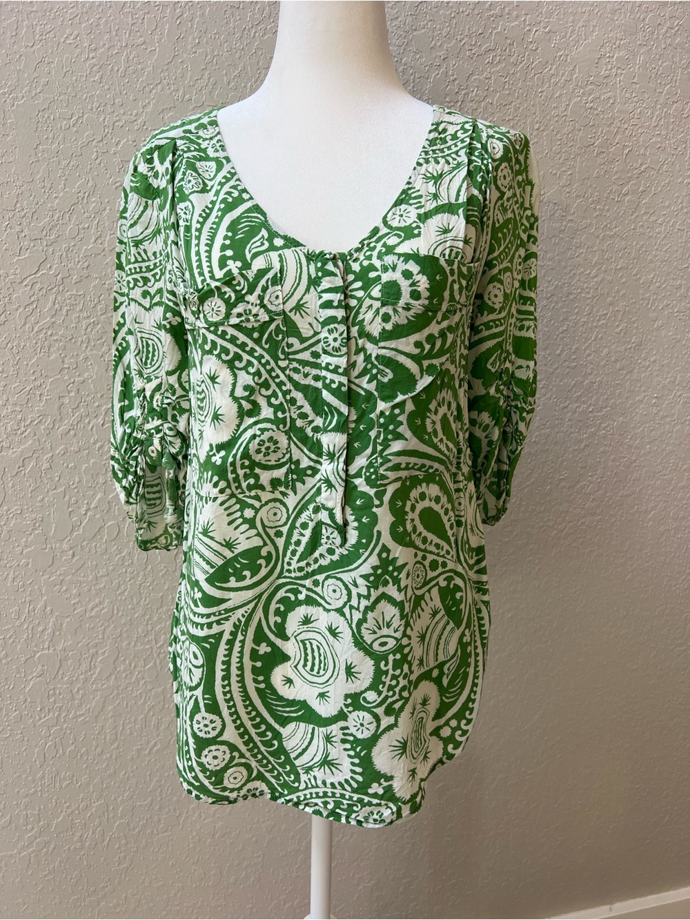 Anthropologie Maeve Green and White Floral Button-Front Blouse